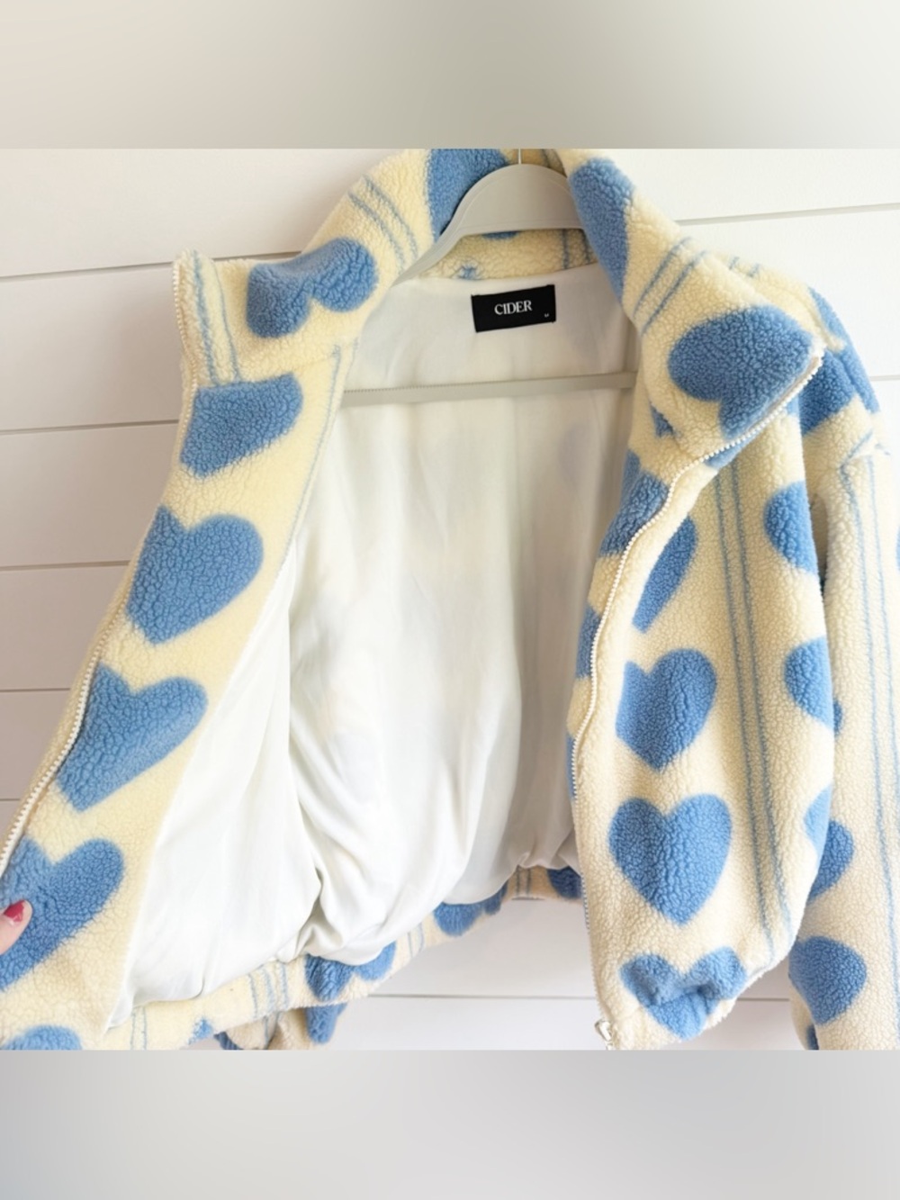 Cider Valentine Zip Front Patterned Fleece
Jacket- med - Picture 4 of 6